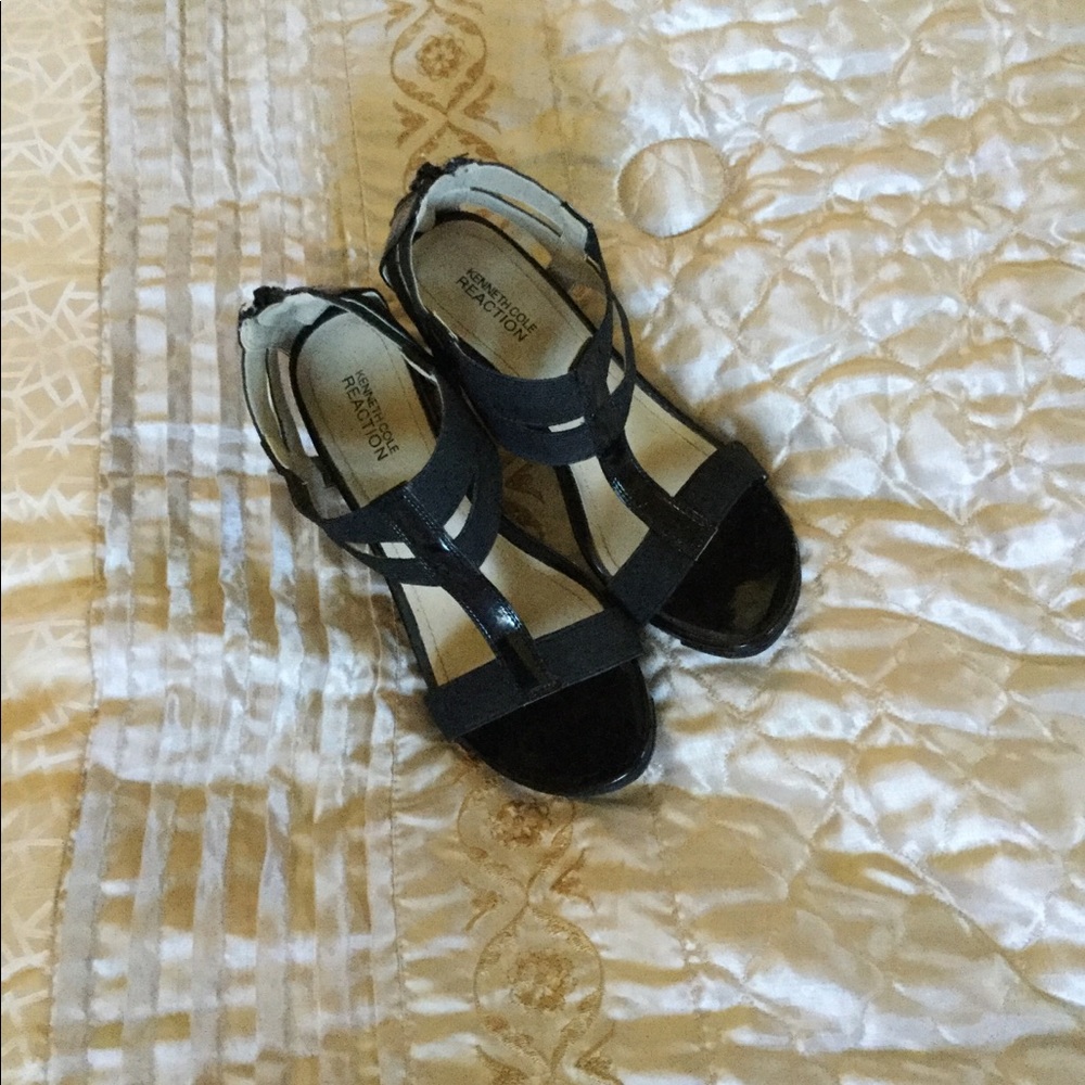 Kenneth Cole black wedges size 7